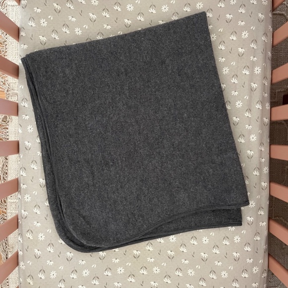 Mama Owl Siskin 100% Virgin Wool Baby Blanket - Picture 5 of 5